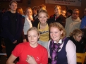 Pia Greiten siegten bei den Mädchen des Jahrganges 1997, daneben die Trainerinnen Antonia Drees und Julia Feldkamp.